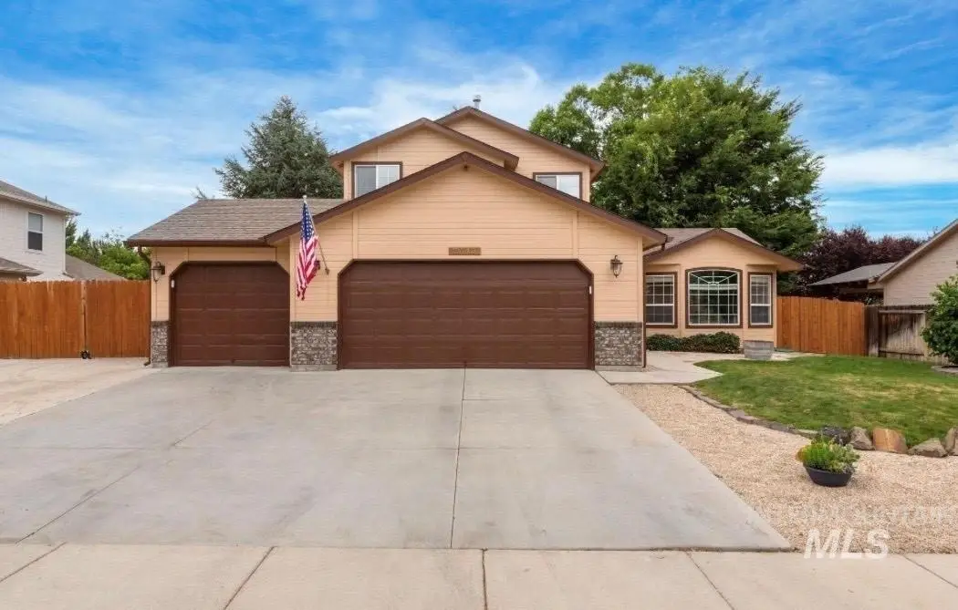 2643 S Velvet Falls Way, Meridian, ID 83642 - Image #1