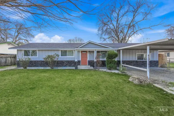 367 E 3rd St, Kuna, ID 83634