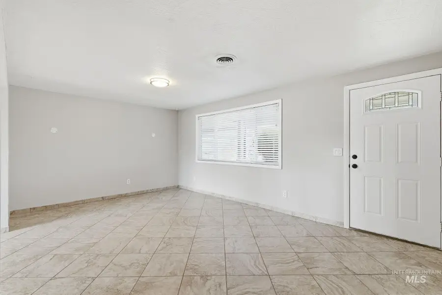 367 E 3rd St, Kuna, ID 83634 - Image #2