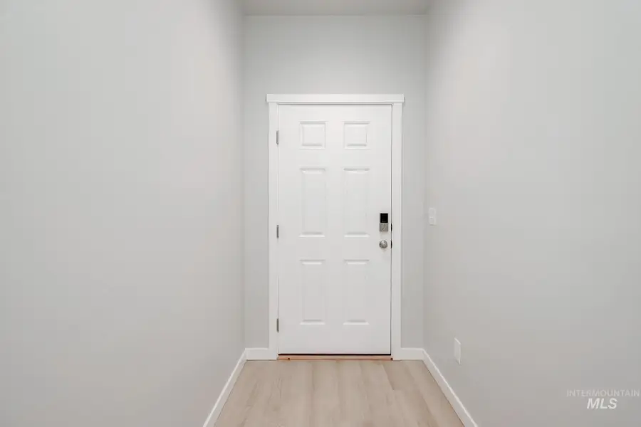 2470 W Fallon Lp, Nampa, ID 83651 - Image #2