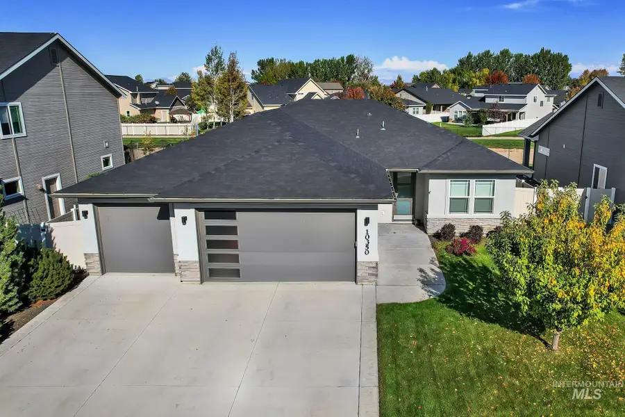 10350 Ryan Peak Dr, Nampa, ID 83687 - Image #2
