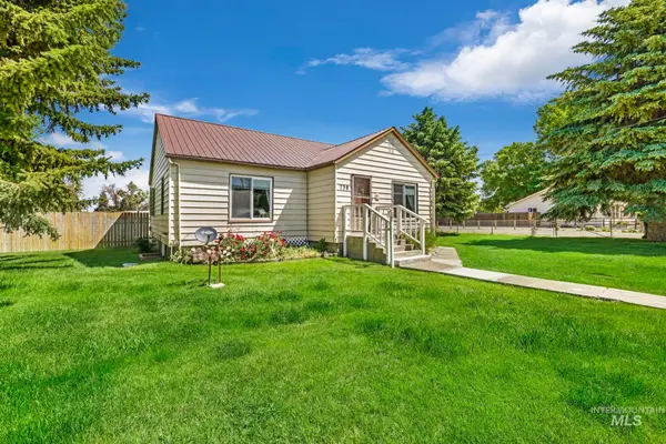 738 3rd Avenue East, Gooding, ID 83330