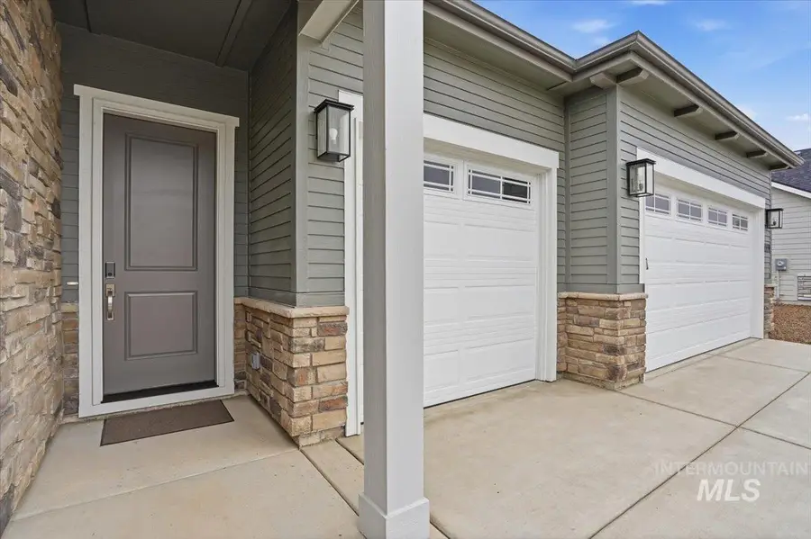 2221 N Kenora Ave, Star, ID 83669 - Image #2