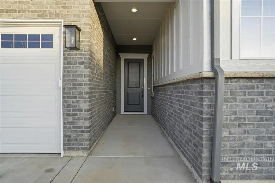 2278 N Kenora Ave, Star, ID 83669 - Image #2