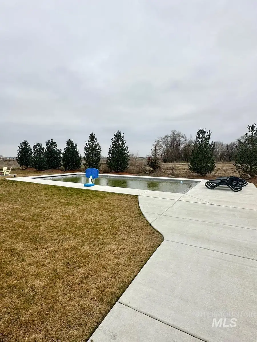 10082 Riverbend Pl, Middleton, ID 83644 - Image #2