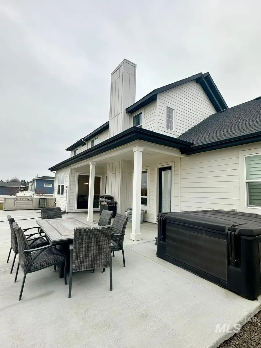 10082 Riverbend Pl, Middleton, ID 83644 - Image #3