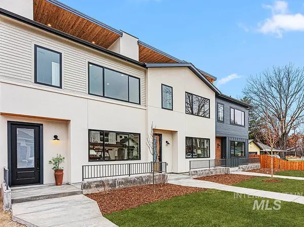 3353 W Whimbrel Lane #Middle Unit, Boise, ID 83703