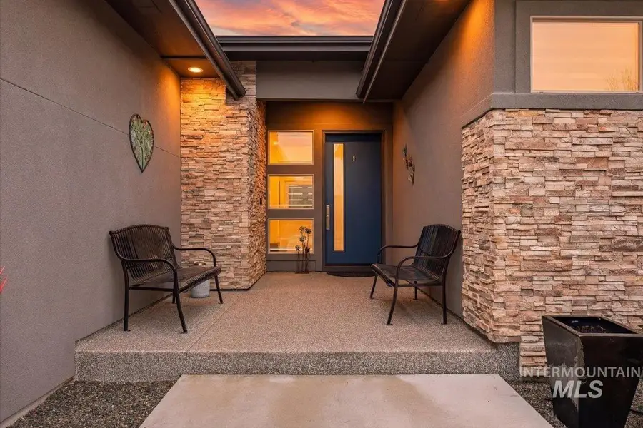 672 E Vivid Sky Drive, Meridian, ID 83642 - Image #2