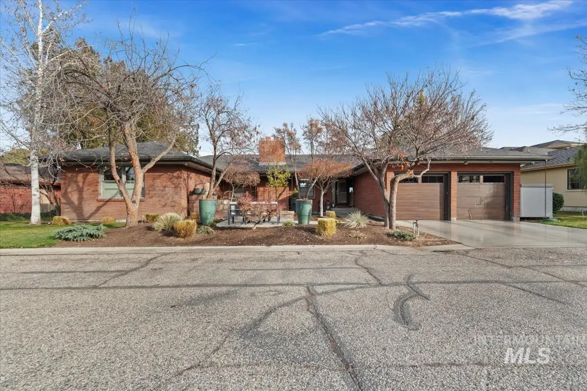 4814 W Roberts Rd, Boise, ID 83705 - Image #1