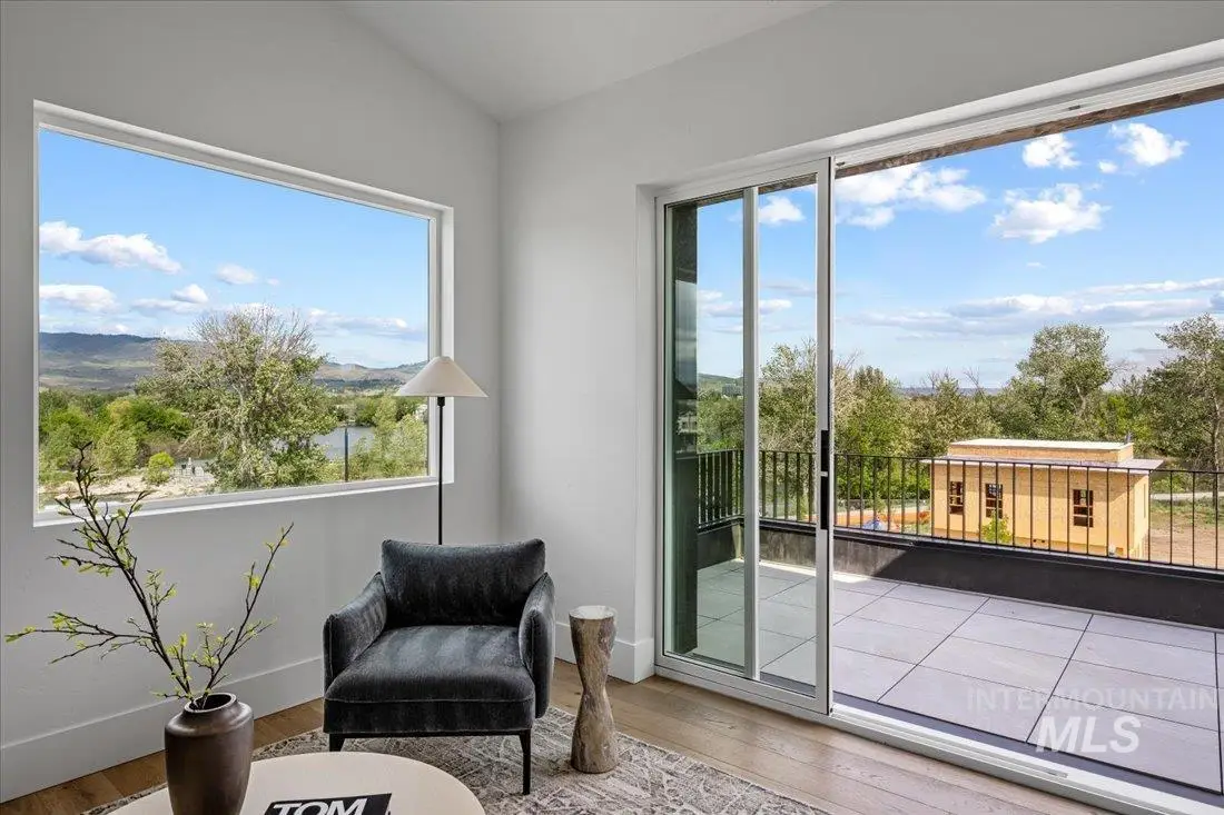 333 E Palapa Lane, Garden City, ID 83714 - Image #1