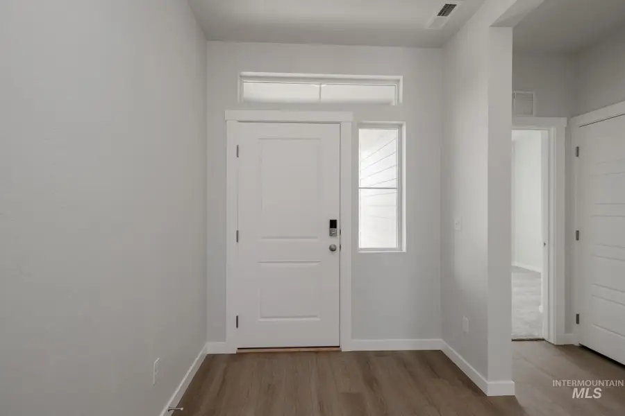 5471 S Bittercreek Ave, Meridian, ID 83642 - Image #2