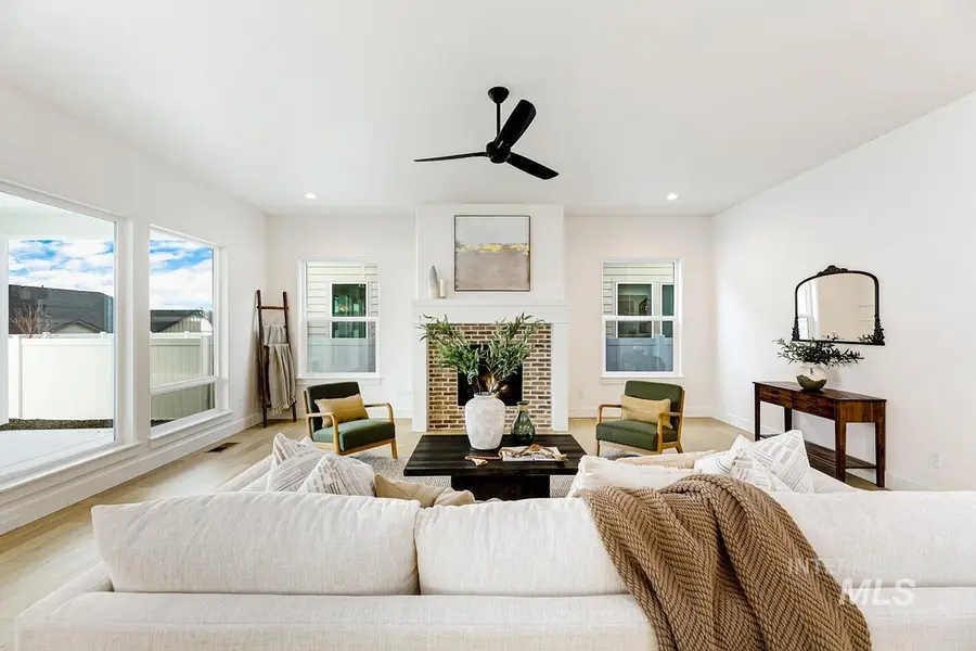 14592 N Spring Creek Way, Boise, ID 83714 - Image #2