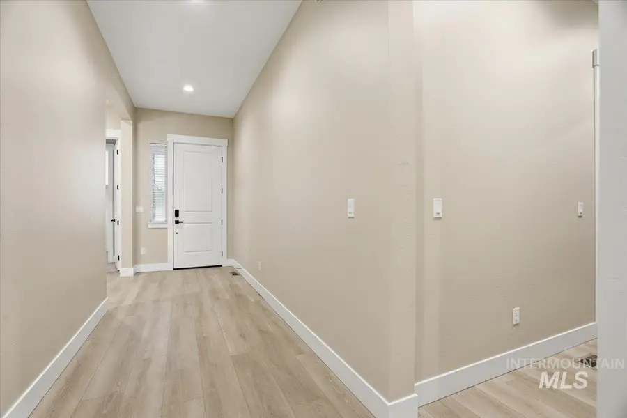 2304 N Kenora Ave, Star, ID 83669 - Image #3