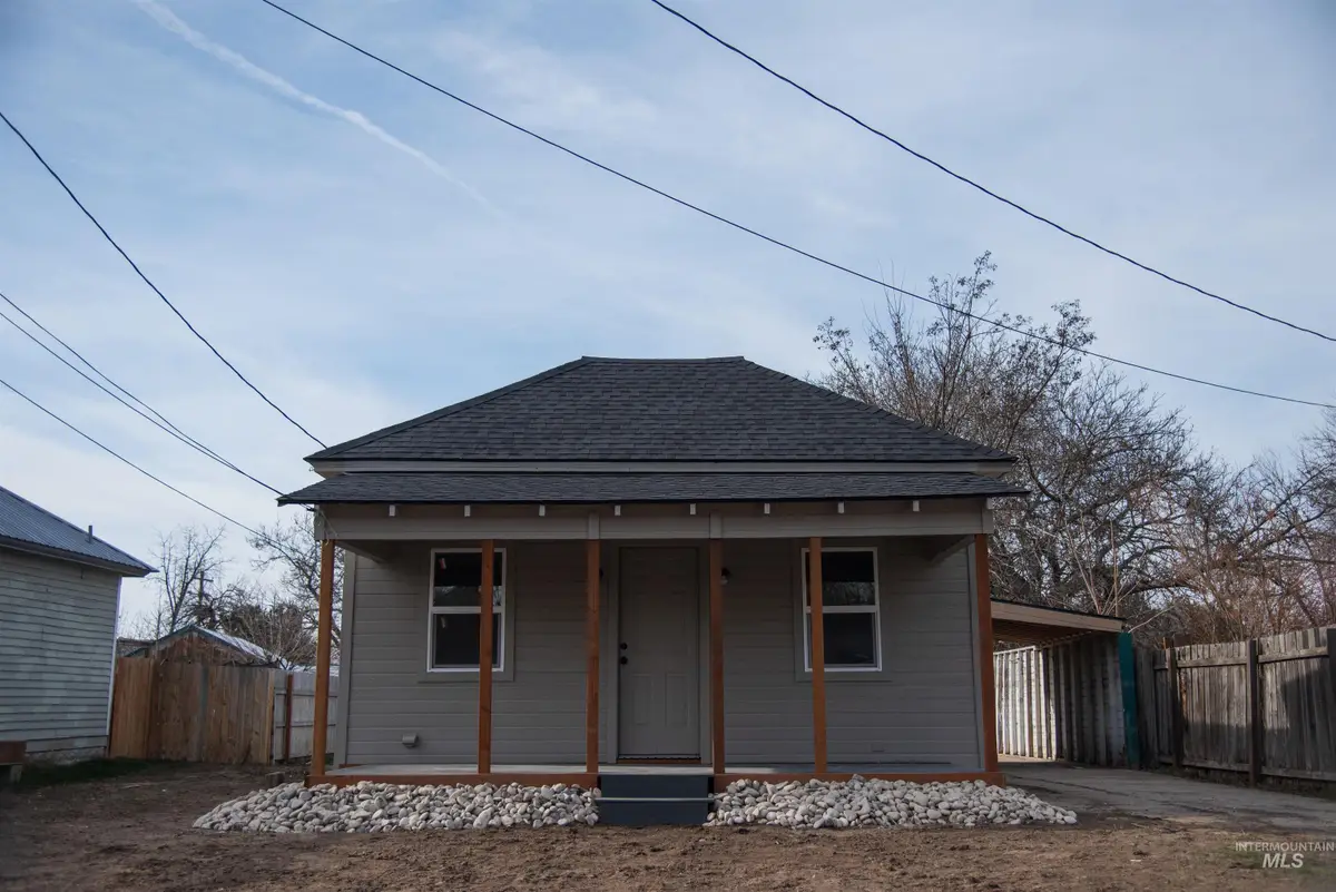 907 N 7th St, Payette, ID 83661 - Image #1