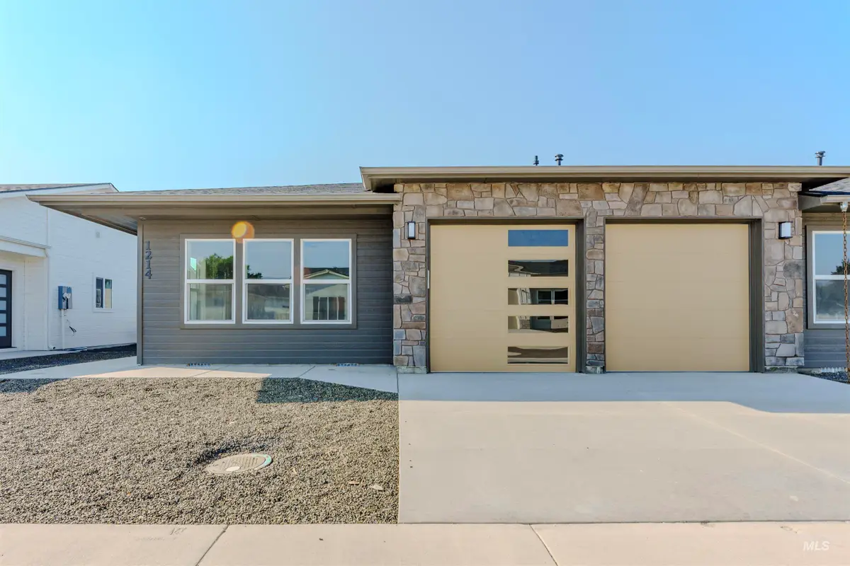 1214 Phillips Circle, Ontario, OR 97914 - Image #1