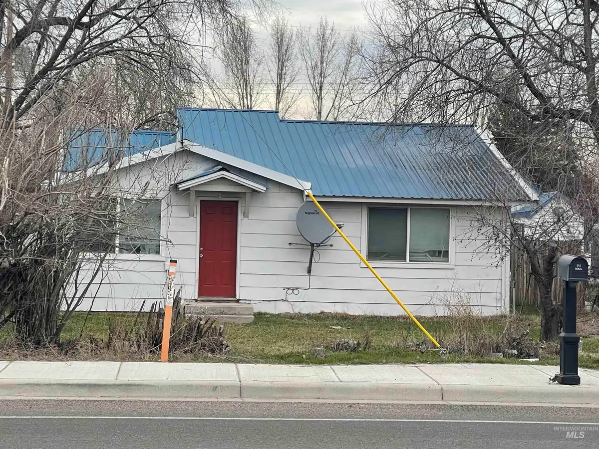 912 W Main St, Marsing, ID 83639 - #1