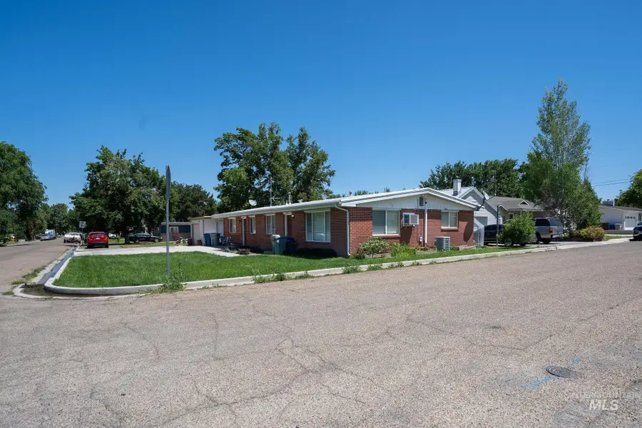 3121 & 3125 College Ave, Caldwell, ID 83605 - Image #2