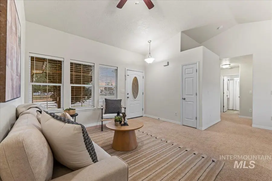 310 NW Foster Dr, Mountain Home, ID 83647 - Image #3