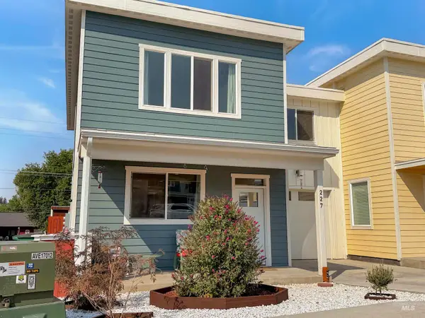 227 Wheatland Ct, Moscow, ID 83843