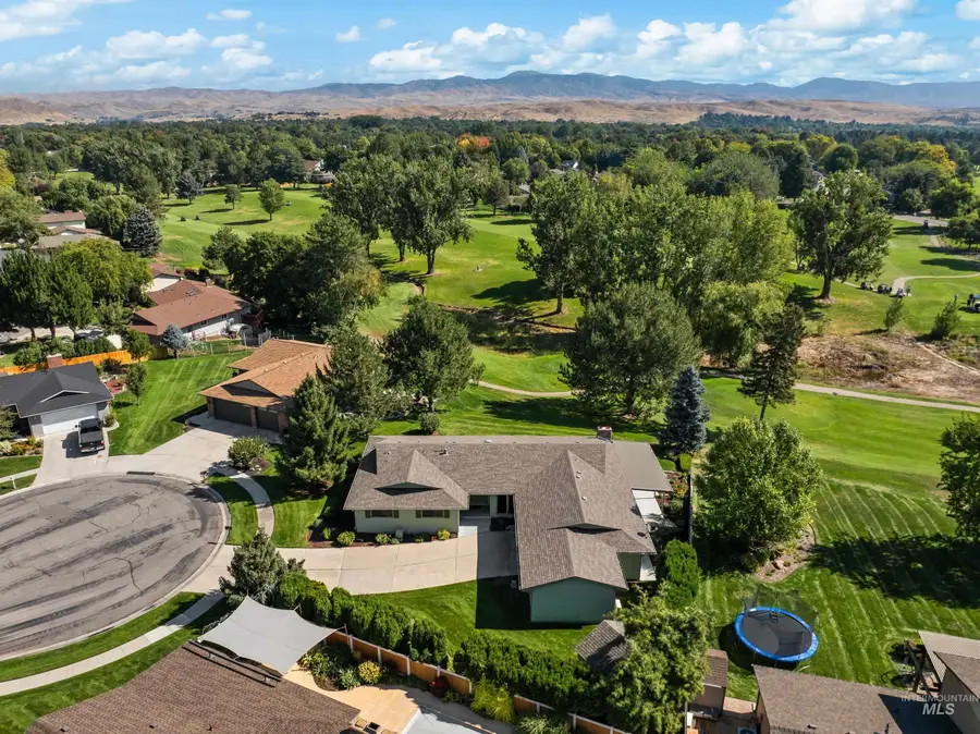 918 N Eagle Hills Way, Eagle, ID 83616 - #2