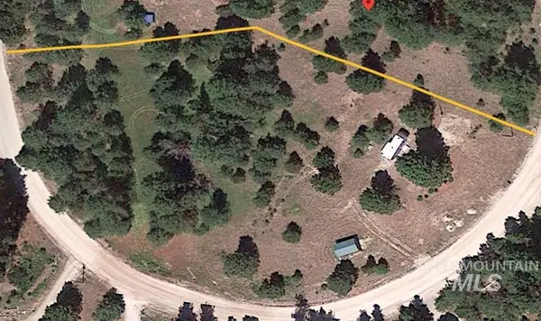 85 E Prospectors Drive, Cascade, ID 83611