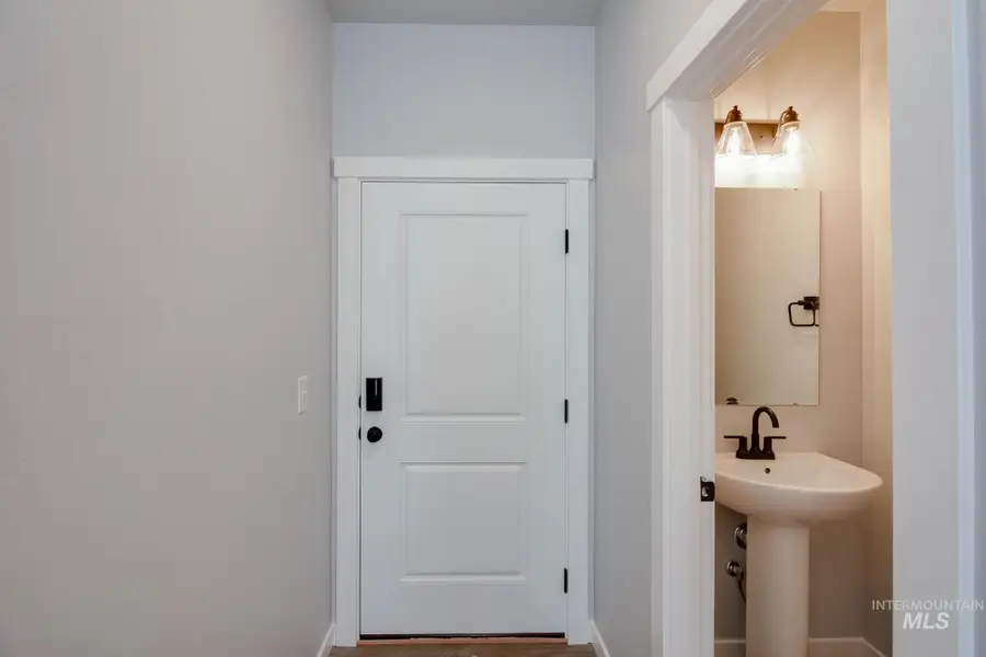 242 Caribou Ct, Horseshoe Bend, ID 83629 - Image #2