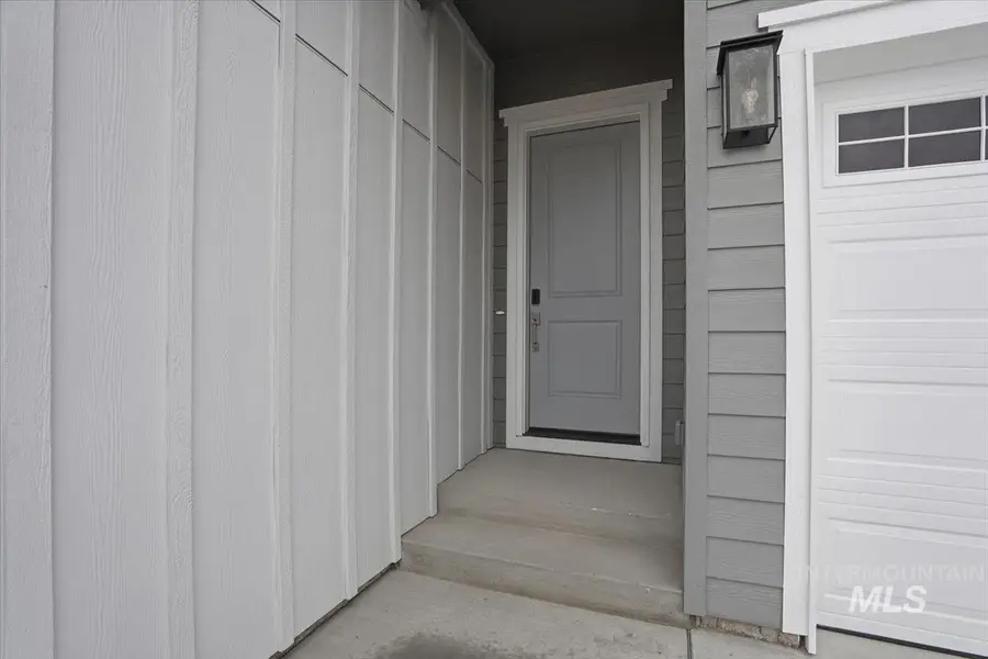 1301 White Cliffs St, Middleton, ID 83644 - Image #2