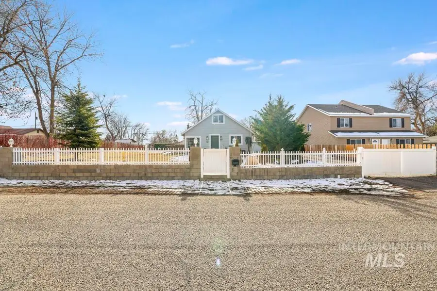 321 6th Ave W, Jerome, ID 83338 - #3