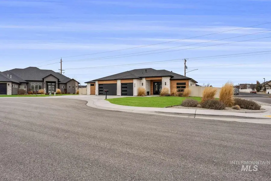 429 Meadowview Lane N, Twin Falls, ID 83301 - Image #2