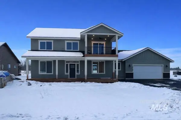 13126 Hawks Bay Rd, Donnelly, ID 83615