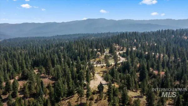 100 Coit Drive, Cascade, ID 83611