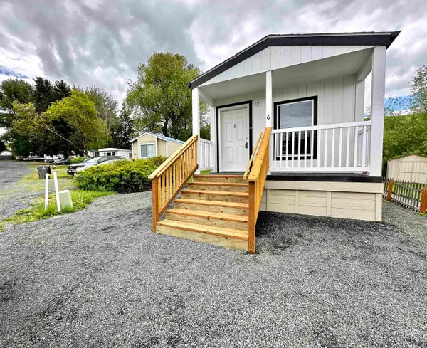 1025 Eid Rd #6, Moscow, ID 83843