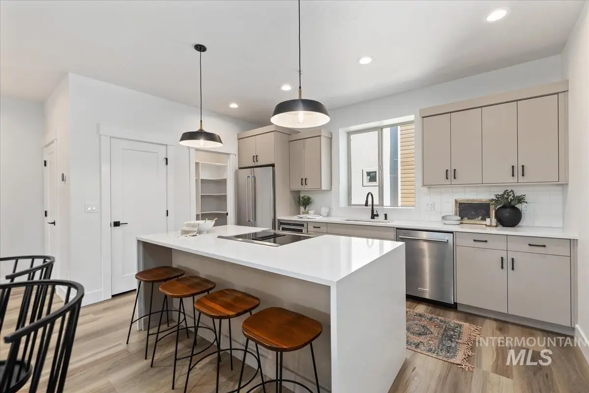 1739 S Rock View Ln #26, Boise, ID 83705 - Image #1