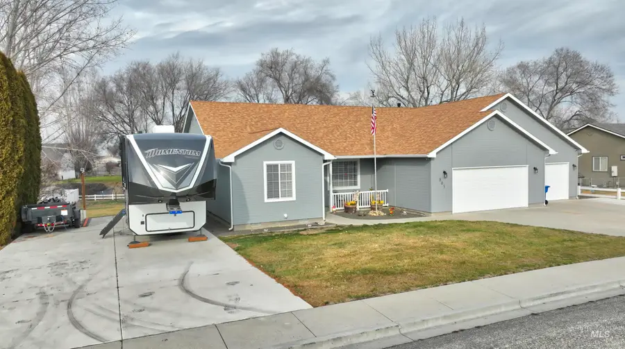 805 W 1st Street, Fruitland, ID 83619 - #3