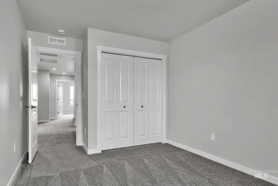 392 N Fritts Ave, Meridian, ID 83642 - Image #2