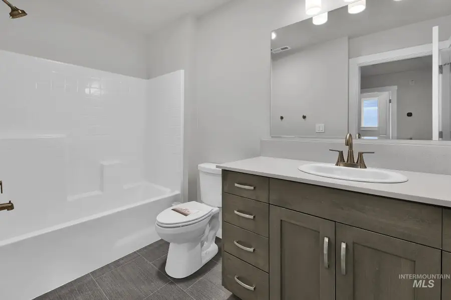 392 N Fritts Ave, Meridian, ID 83642 - Image #3