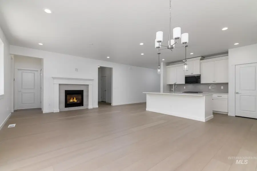 2040 W Blue Lightning St, Middleton, ID 83644 - Image #2