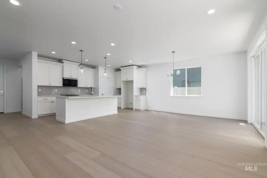 2040 W Blue Lightning St, Middleton, ID 83644 - Image #3