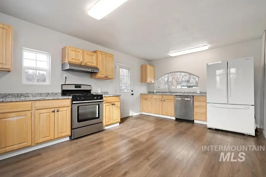 414 S 11th St, Payette, ID 83661 - #2