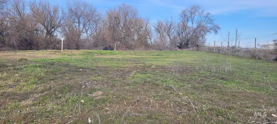 000 Crystal Ln, Wilder, ID 83676 - Image #2