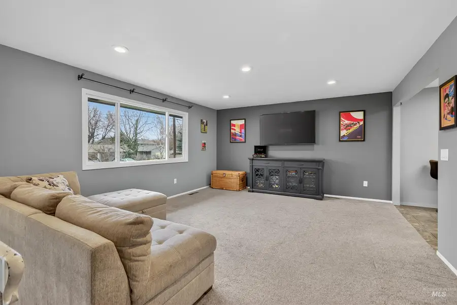 1030 Hemlock Ave, Lewiston, ID 83501 - Image #2