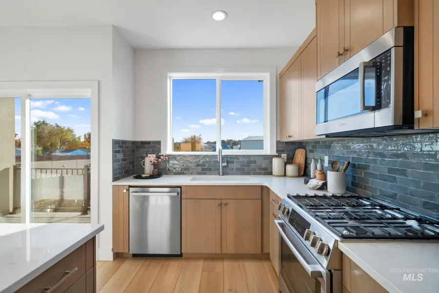 5288 N River Water Ln, Garden City, ID 83614 - Image #3