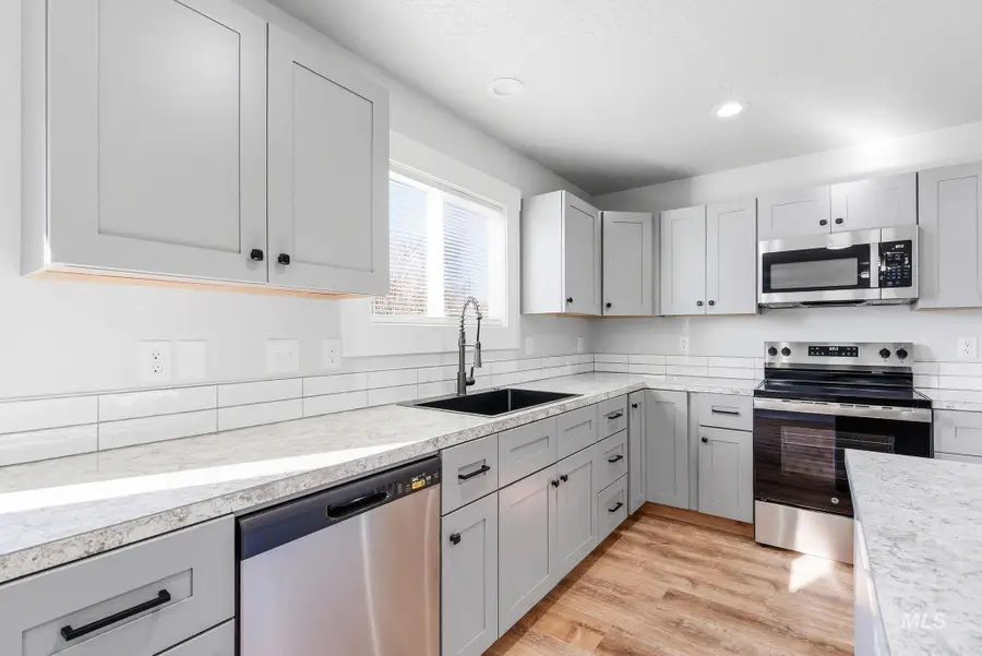 3312 Vistapark Dr, Caldwell, ID 83605 - Image #3