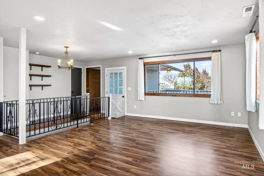 6621 E Willow Ave, Nampa, ID 83687 - #3