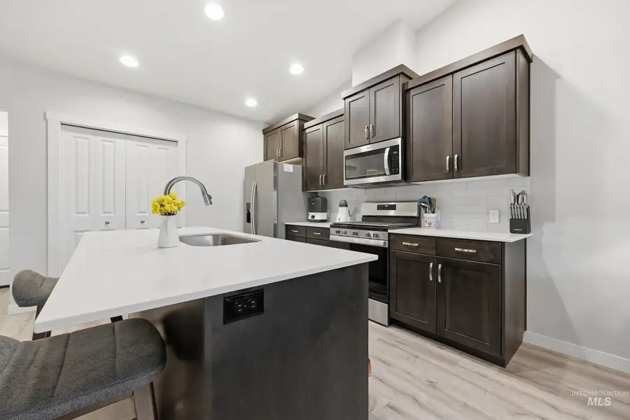 1655 E Netley St, Meridian, ID 83646 - Image #2