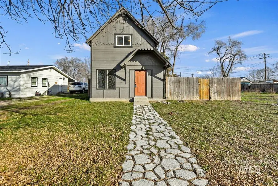 213 E Freeport Street, Caldwell, ID 83605 - Image #2