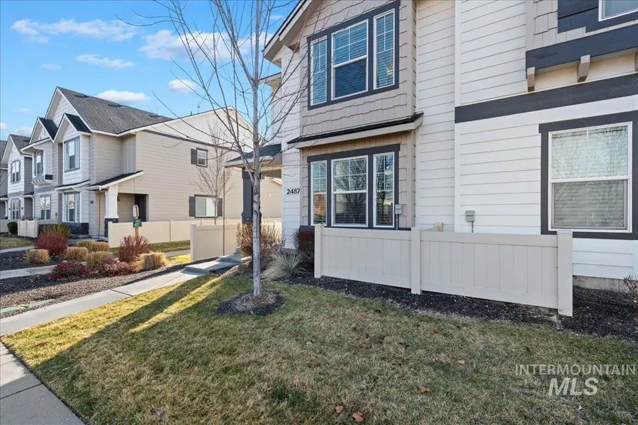 2487 E Goldstone St, Meridian, ID 83642 - Image #3