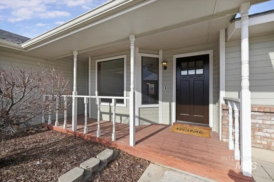 9698 W Linstock Ln, Boise, ID 83704 - Image #2