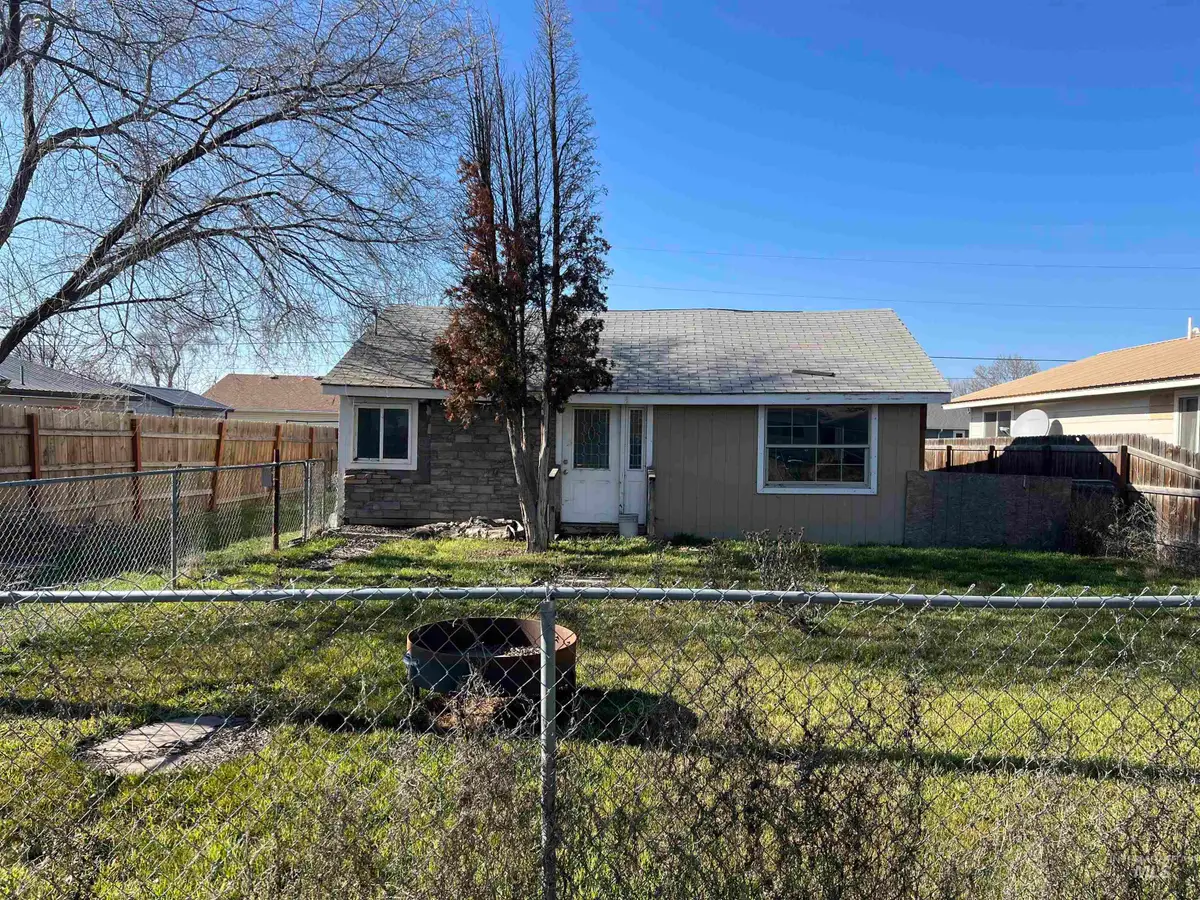 717 N 3rd St, Nyssa, OR 97913 - #1