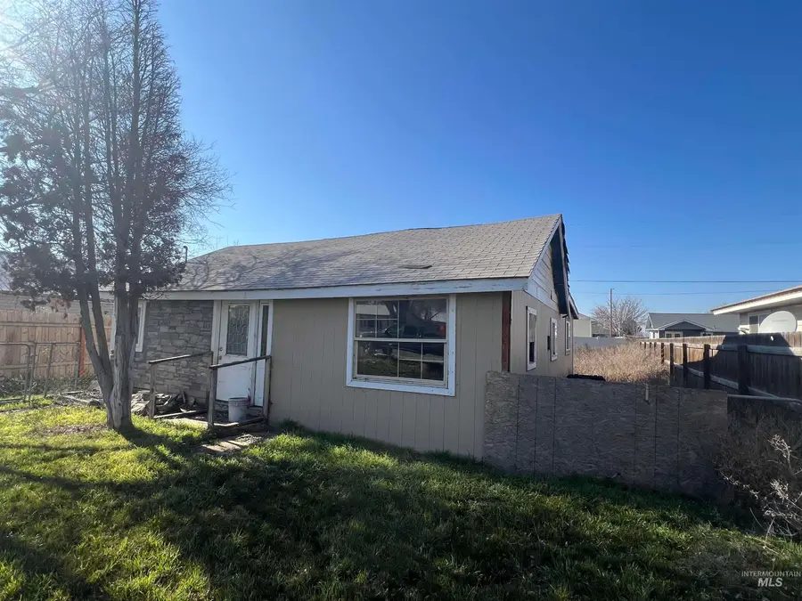 717 N 3rd St, Nyssa, OR 97913 - #2